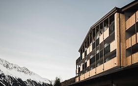 Paradies Pure Mountain Resort